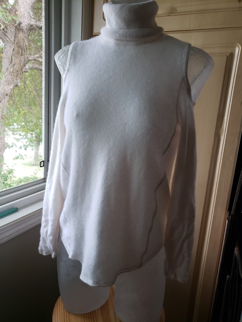Cashmere Cream Cold-Shoulder Turtleneck Sweater